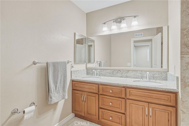2909 S Diamond Street, Santa Ana, CA 92704