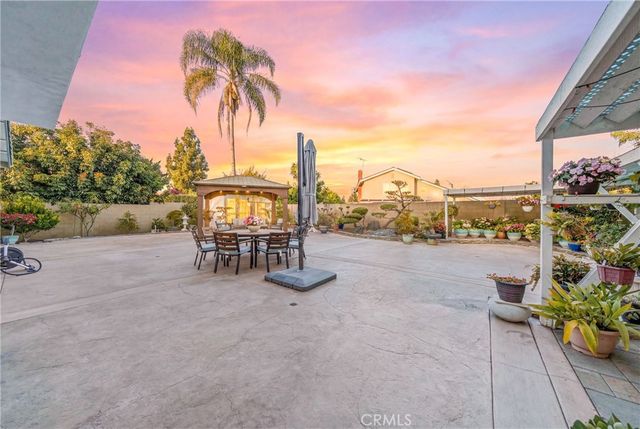 2909 S Diamond Street, Santa Ana, CA 92704