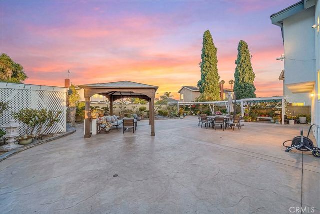 2909 S Diamond Street, Santa Ana, CA 92704