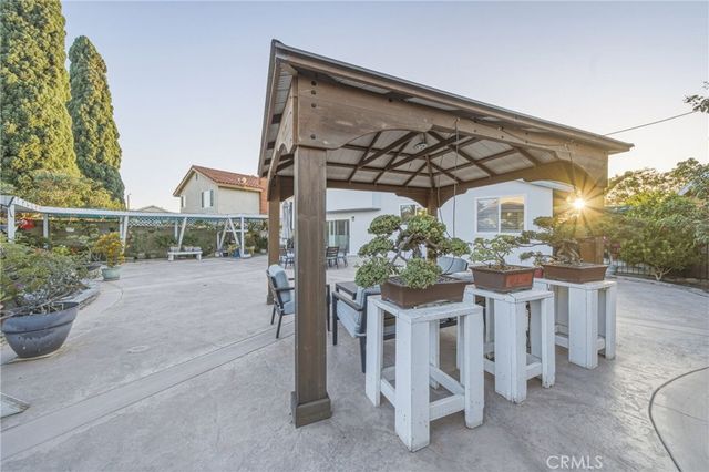 2909 S Diamond Street, Santa Ana, CA 92704