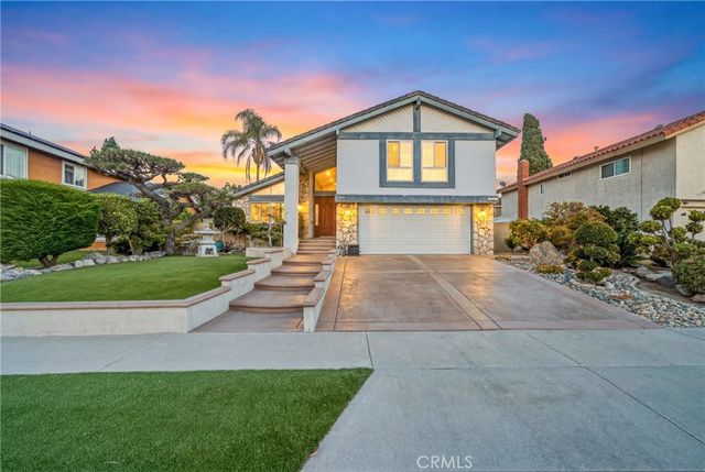 2909 S Diamond Street, Santa Ana, CA 92704