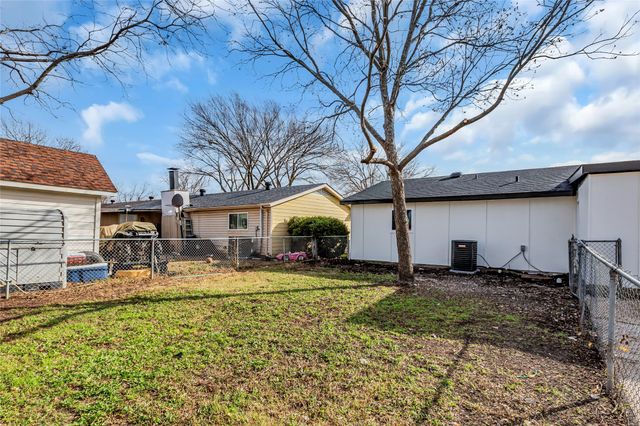913 Roaming Road Drive, Allen, TX 75002