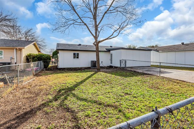 913 Roaming Road Drive, Allen, TX 75002