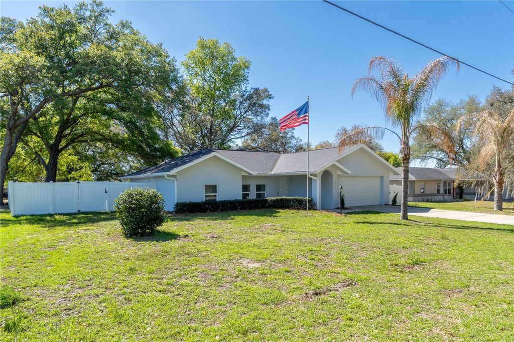 Image 2 of property listing at 5912 SW 111TH PLACE ROAD, Ocala, FL 34476