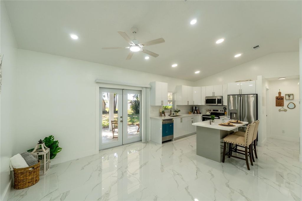 Image 16 of property listing at 5912 SW 111TH PLACE ROAD, Ocala, FL 34476