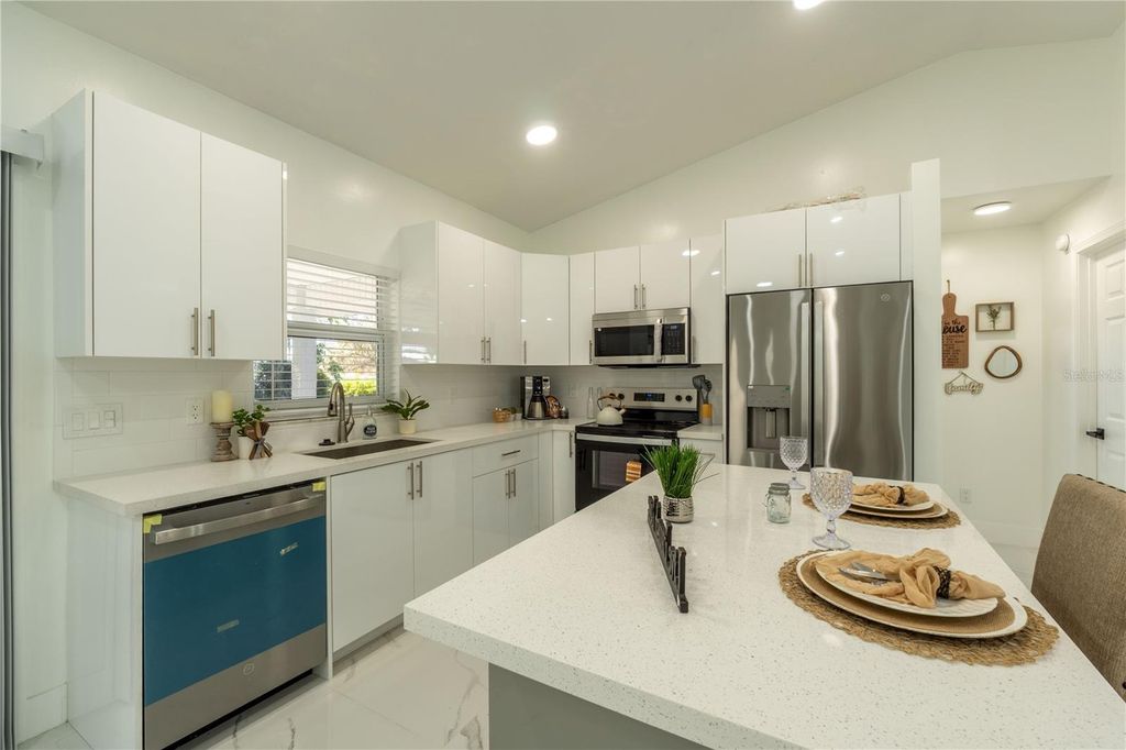 Image 19 of property listing at 5912 SW 111TH PLACE ROAD, Ocala, FL 34476