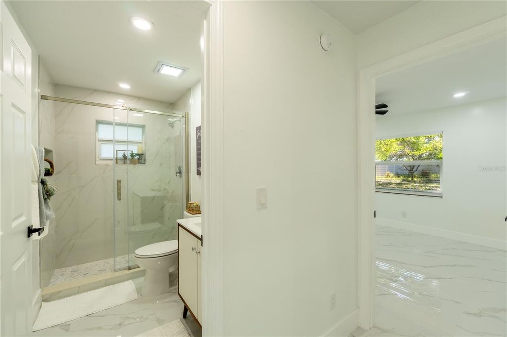 Image 22 of property listing at 5912 SW 111TH PLACE ROAD, Ocala, FL 34476