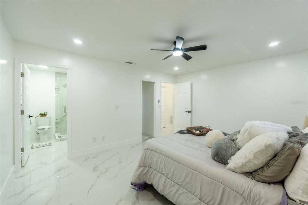 Image 27 of property listing at 5912 SW 111TH PLACE ROAD, Ocala, FL 34476