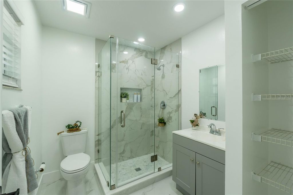 Image 28 of property listing at 5912 SW 111TH PLACE ROAD, Ocala, FL 34476