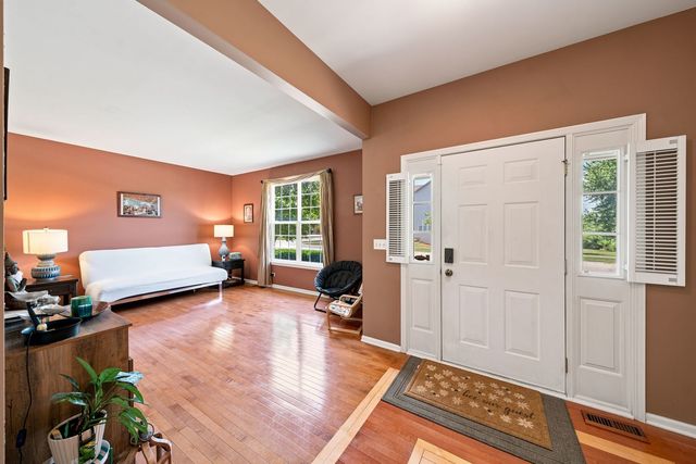 37061 N Bonnie Brae Road, Lake Villa, IL 60046