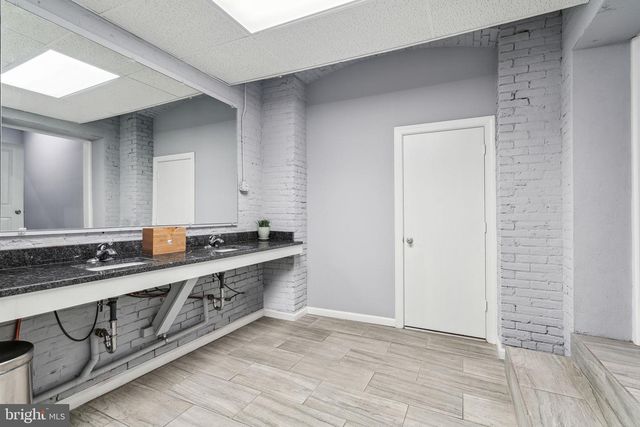 813 N 5TH ST, Philadelphia, PA 19123