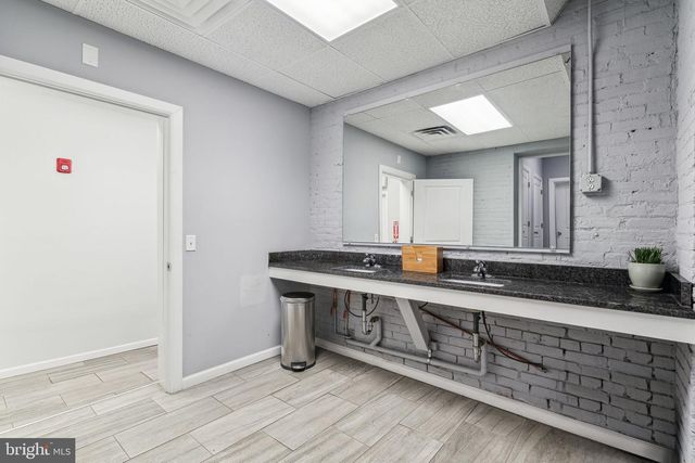 813 N 5TH ST, Philadelphia, PA 19123