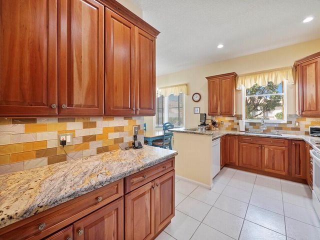8501 Golden Cypress Court, Lake Worth, FL 33467