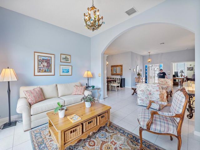 8501 Golden Cypress Court, Lake Worth, FL 33467