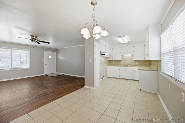 204 N Grant Street, Bixby, OK 74008