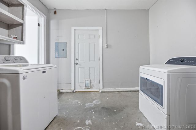 204 N Grant Street, Bixby, OK 74008