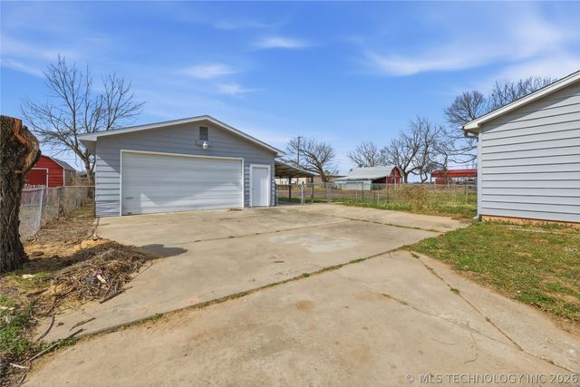 204 N Grant Street, Bixby, OK 74008