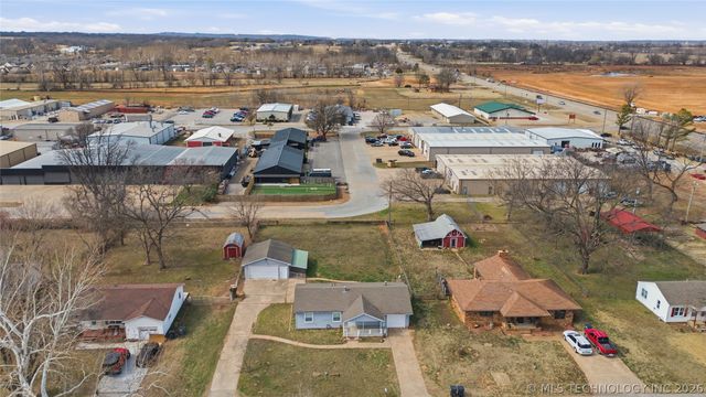 204 N Grant Street, Bixby, OK 74008