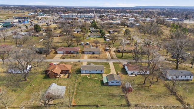 204 N Grant Street, Bixby, OK 74008