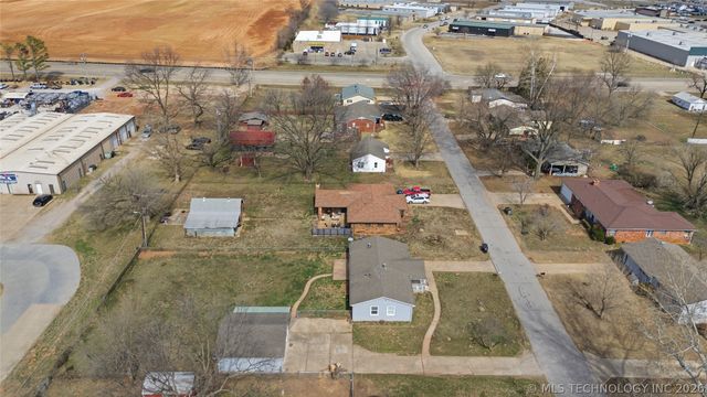 204 N Grant Street, Bixby, OK 74008