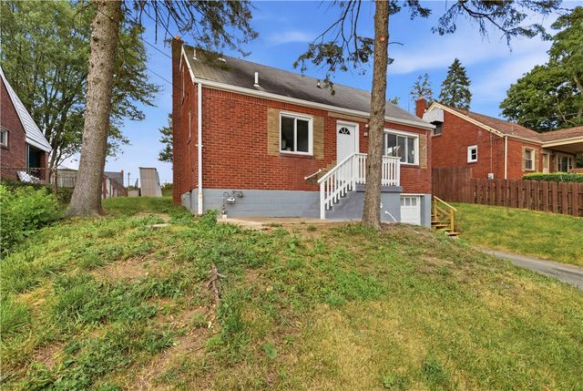 753 Edgewater Dr, West Mifflin, PA 15122