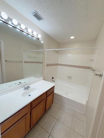 7900 Bissonnet Street C14, Houston, TX 77074