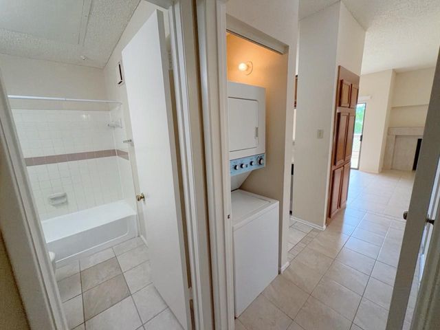 7900 Bissonnet Street C14, Houston, TX 77074