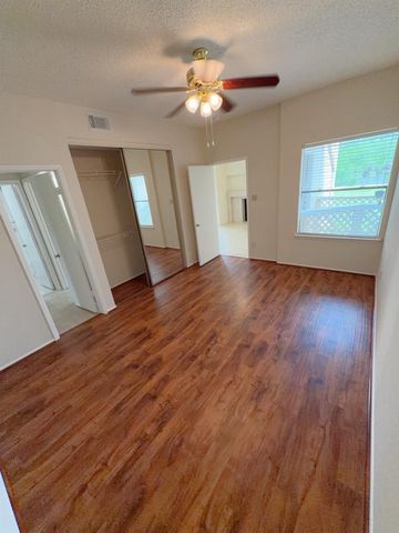 7900 Bissonnet Street C14, Houston, TX 77074