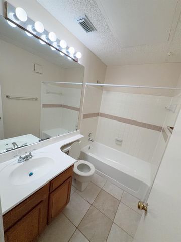 7900 Bissonnet Street C14, Houston, TX 77074