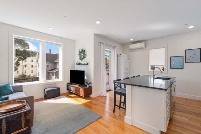 38 Colonial 2, Boston, MA 02124