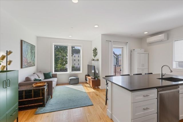 38 Colonial 2, Boston, MA 02124