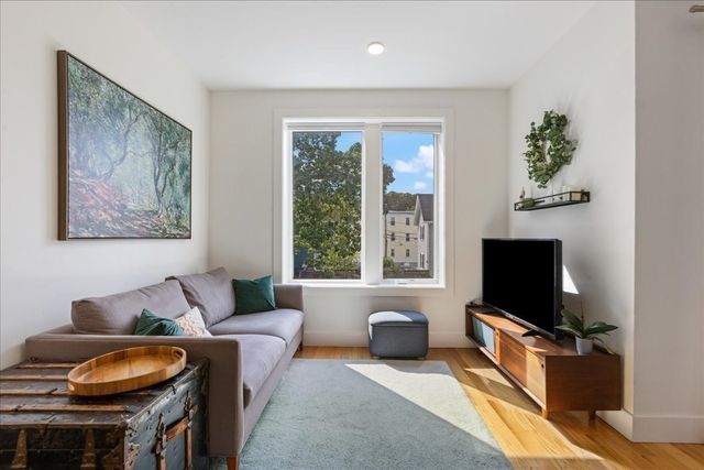 38 Colonial 2, Boston, MA 02124