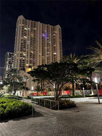 350 S Miami Avenue 304, Miami, FL 33130