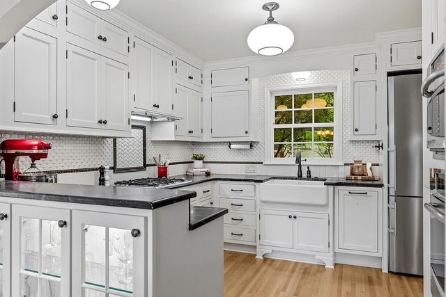 1843 Highland Parkway, Saint Paul, MN 55116