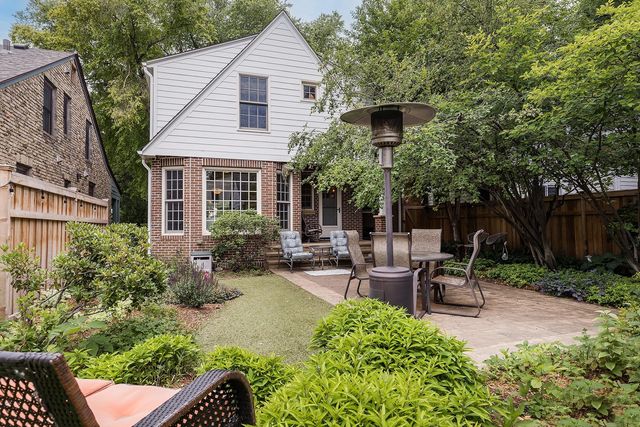 1843 Highland Parkway, Saint Paul, MN 55116