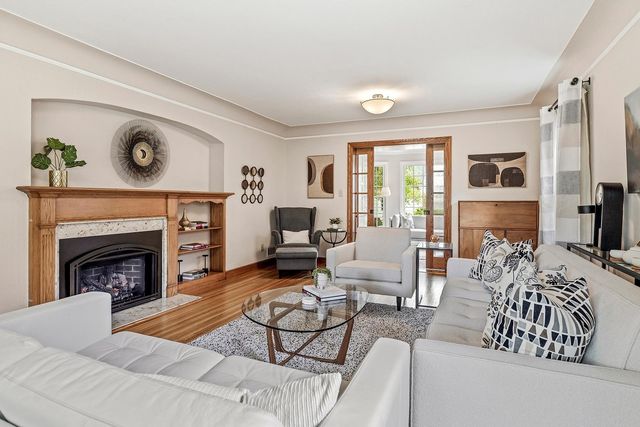 1843 Highland Parkway, Saint Paul, MN 55116