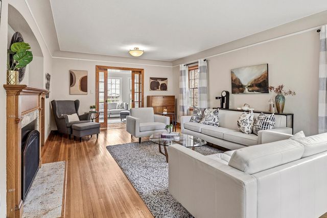 1843 Highland Parkway, Saint Paul, MN 55116
