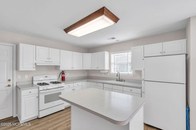 3178 Dillon Lane, Toms River, NJ 08755
