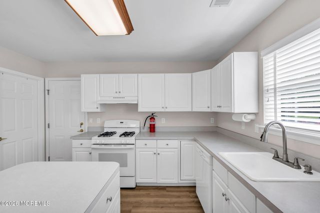 3178 Dillon Lane, Toms River, NJ 08755