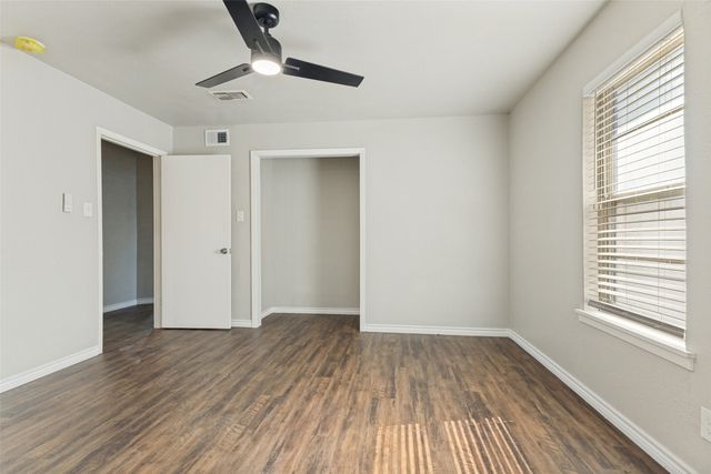 3021 Edith Lane, Haltom City, TX 76117