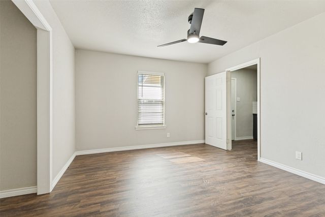 3021 Edith Lane, Haltom City, TX 76117