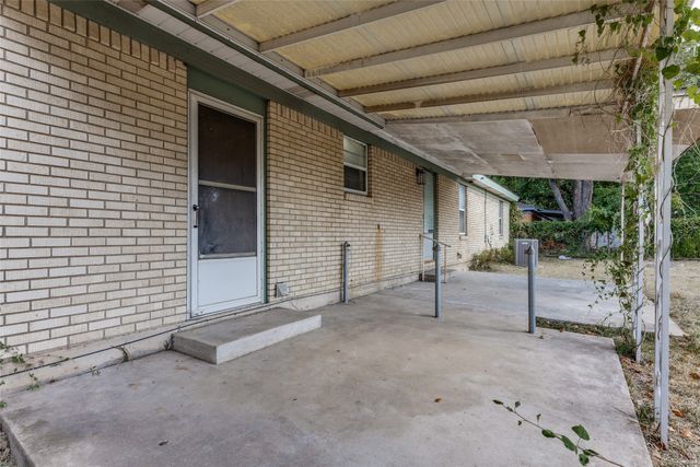 3021 Edith Lane, Haltom City, TX 76117