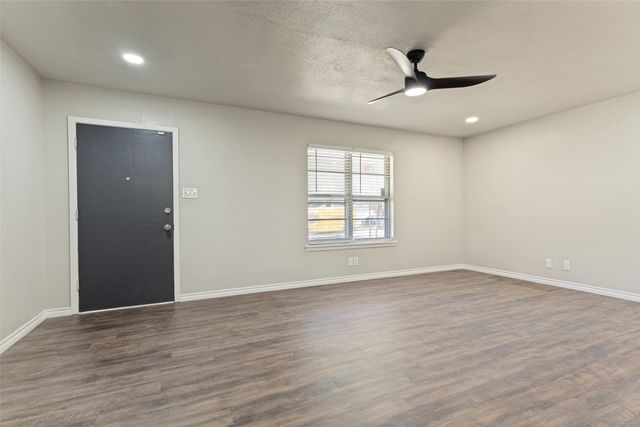 3021 Edith Lane, Haltom City, TX 76117