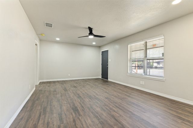 3021 Edith Lane, Haltom City, TX 76117