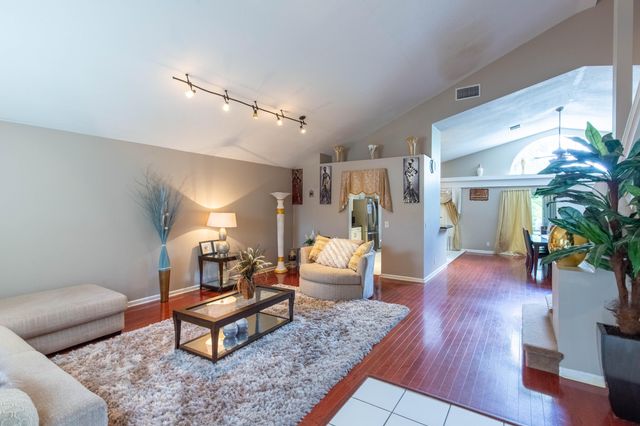 15157 Oak Chase Court, Wellington, FL 33414