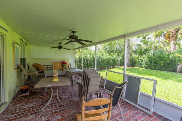 15157 Oak Chase Court, Wellington, FL 33414
