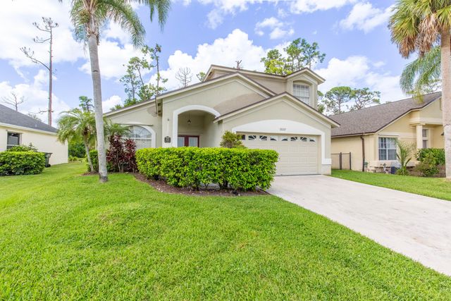 15157 Oak Chase Court, Wellington, FL 33414