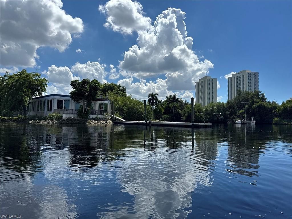 3131 E Riverside DR, FORT MYERS, FL 33916 — exterior
