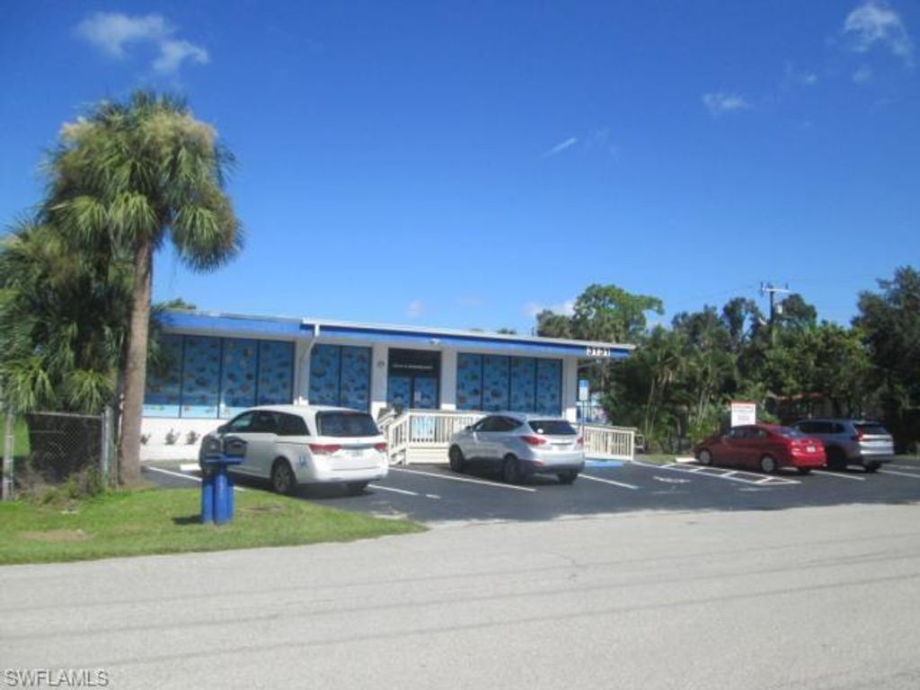 3131 E Riverside DR, FORT MYERS, FL 33916 — photo 2