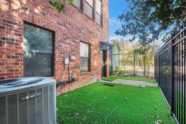 2422 Navigation Boulevard G, Houston, TX 77003